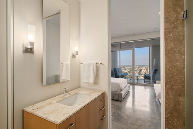 1717 Arts Plaza 2202, Dallas, TX 75201