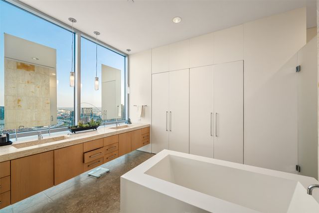 1717 Arts Plaza 2202, Dallas, TX 75201