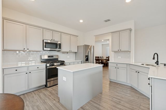 1136 Cropout Way, Fort Worth, TX 76052