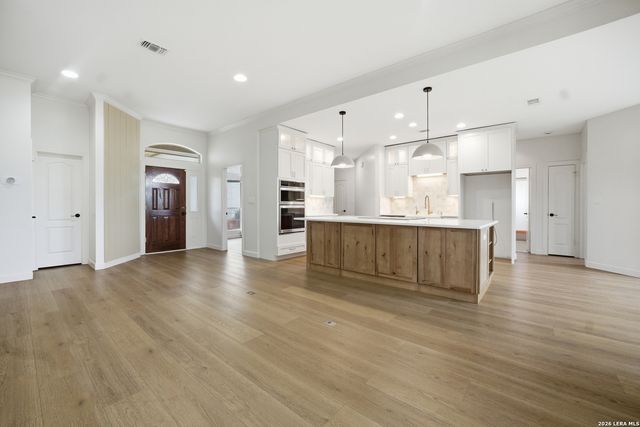204 Tapatio Dr. W, Boerne, TX 78006