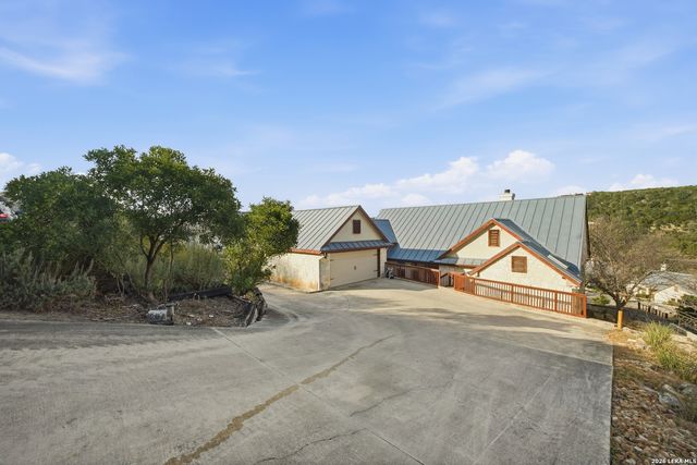 204 Tapatio Dr. W, Boerne, TX 78006