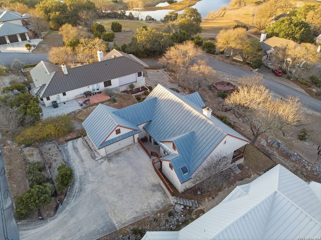 204 Tapatio Dr. W, Boerne, TX 78006