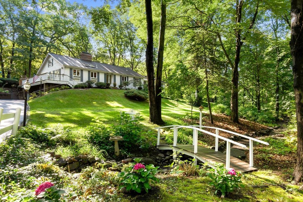 6 Bruce Road, Danvers, MA 01923