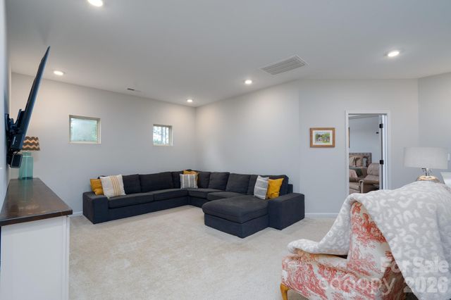 858 Double Oak Lane SE, Concord, NC 28025
