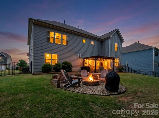 858 Double Oak Lane SE, Concord, NC 28025