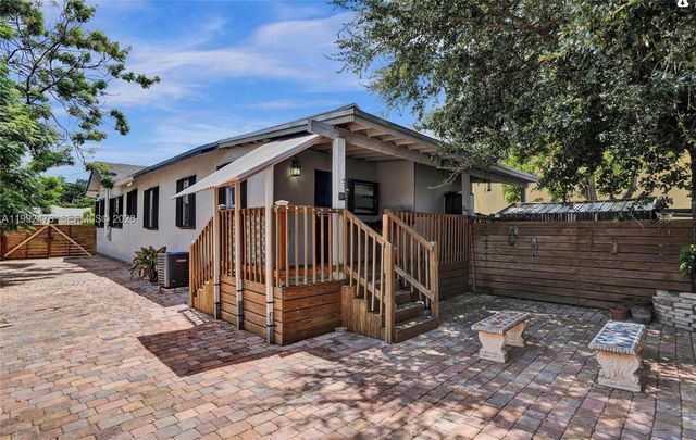 2135 SW 4th St, Miami, FL 33135