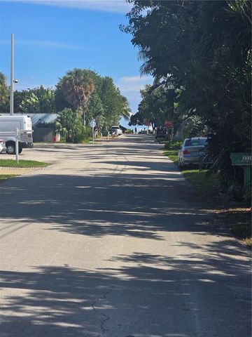 3300 SE 6th St 6, Pompano Beach, FL 33062