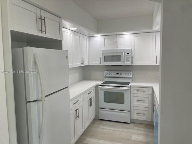 12650 SW 6th St 412K, Pembroke Pines, FL 33027