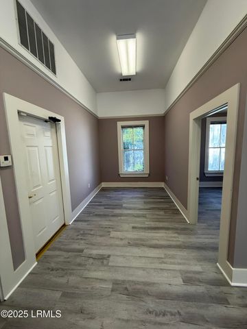 1 Merchants Ln Ste 205, Lady's Island, SC 29907