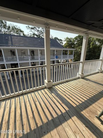 1 Merchants Ln Ste 205, Lady's Island, SC 29907