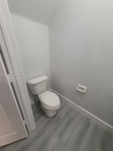 16648 SW 83rd Ln 16648, Miami, FL 33193