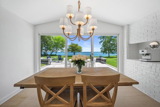 13334 N Lakewood DRIVE, Mequon, WI 53097