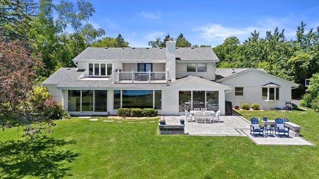 13334 N Lakewood DRIVE, Mequon, WI 53097