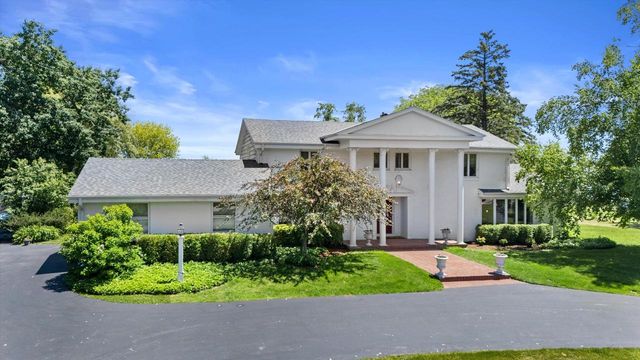 13334 N Lakewood DRIVE, Mequon, WI 53097