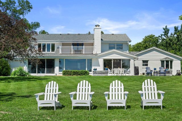 13334 N Lakewood DRIVE, Mequon, WI 53097