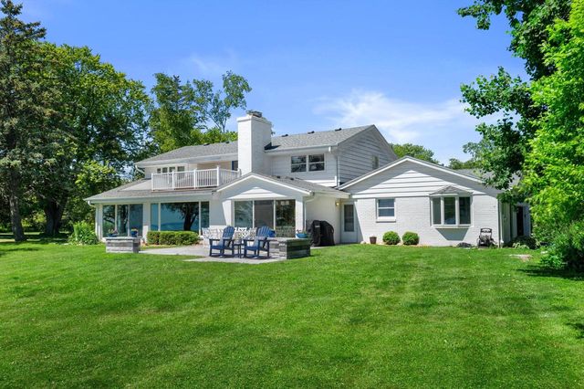 13334 N Lakewood DRIVE, Mequon, WI 53097