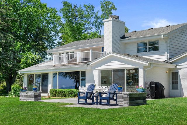 13334 N Lakewood DRIVE, Mequon, WI 53097