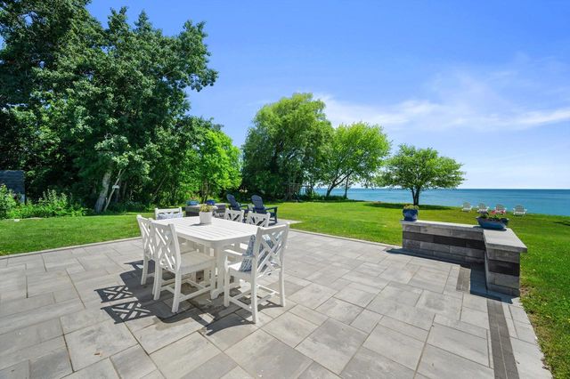 13334 N Lakewood DRIVE, Mequon, WI 53097
