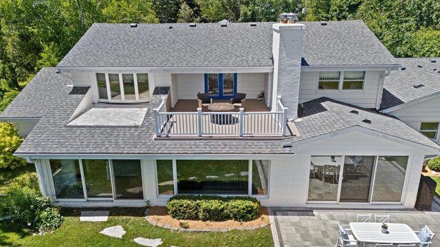 13334 N Lakewood DRIVE, Mequon, WI 53097