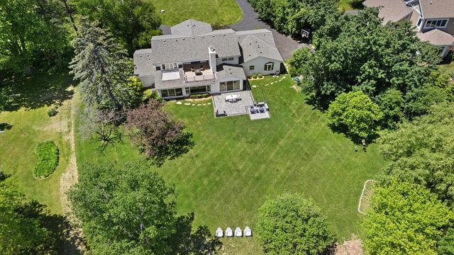 13334 N Lakewood DRIVE, Mequon, WI 53097
