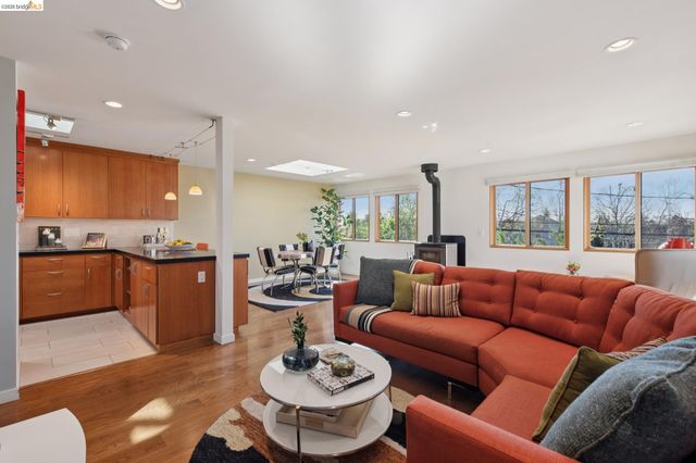 1260 63Rd St, Emeryville, CA 94608