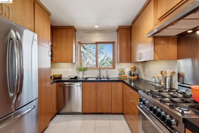 1260 63Rd St, Emeryville, CA 94608