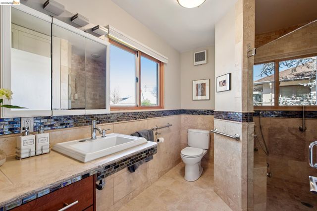 1260 63Rd St, Emeryville, CA 94608
