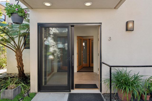 1260 63Rd St, Emeryville, CA 94608