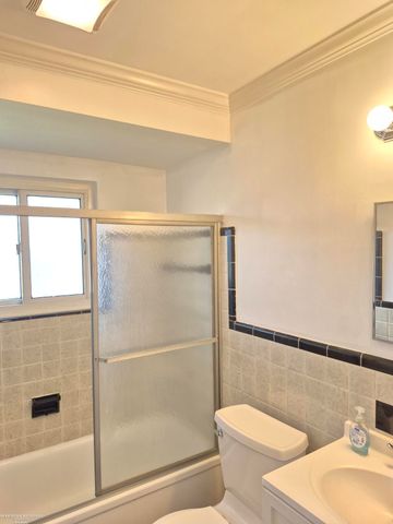 22431 Euclid Street, Saint Clair Shores, MI 48082