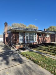 22431 Euclid Street, Saint Clair Shores, MI 48082