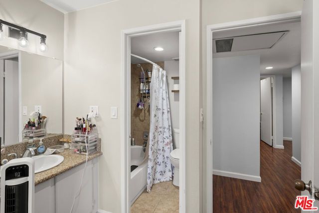 620 W Hyde Park Boulevard 103, Inglewood, CA 90302