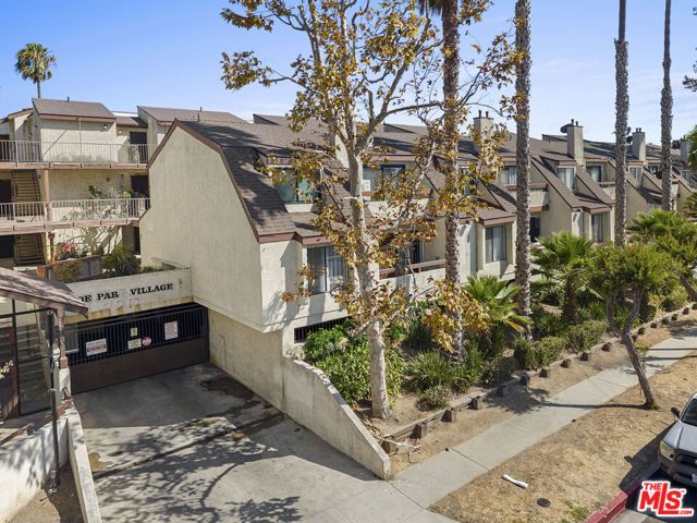 620 W Hyde Park Boulevard 103, Inglewood, CA 90302