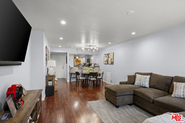 620 W Hyde Park Boulevard 103, Inglewood, CA 90302