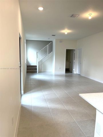 4227 NW 83rd Ave, Doral, FL 33166