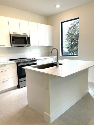 4227 NW 83rd Ave, Doral, FL 33166