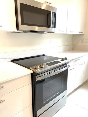 4227 NW 83rd Ave, Doral, FL 33166