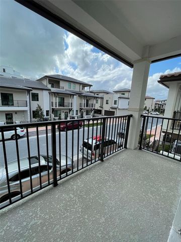 4227 NW 83rd Ave, Doral, FL 33166