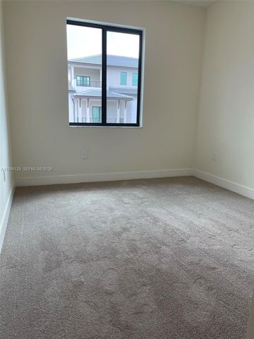 4227 NW 83rd Ave, Doral, FL 33166