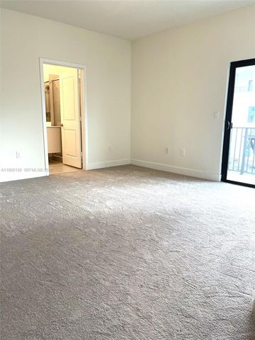 4227 NW 83rd Ave, Doral, FL 33166