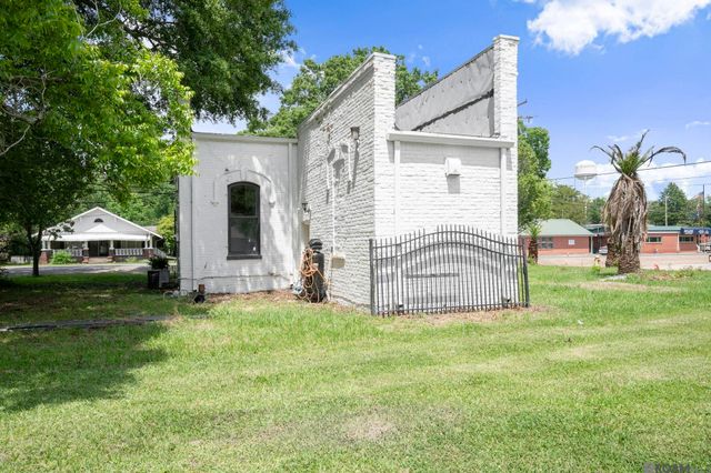 3323 Church St, Slaughter, LA 70777