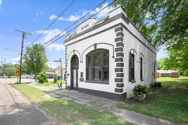 3323 Church St, Slaughter, LA 70777