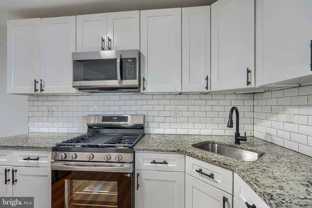 5 CARDINAL RD, Baltimore, MD 21221