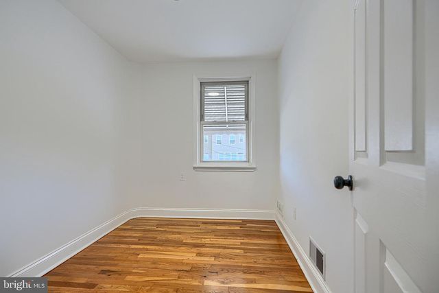 5 CARDINAL RD, Baltimore, MD 21221