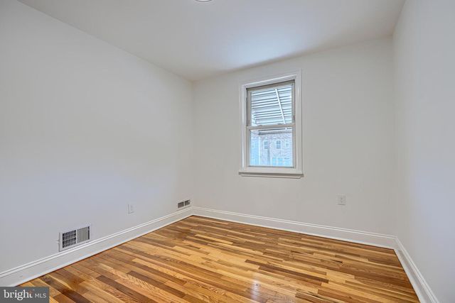 5 CARDINAL RD, Baltimore, MD 21221