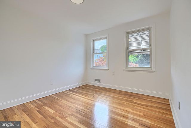 5 CARDINAL RD, Baltimore, MD 21221