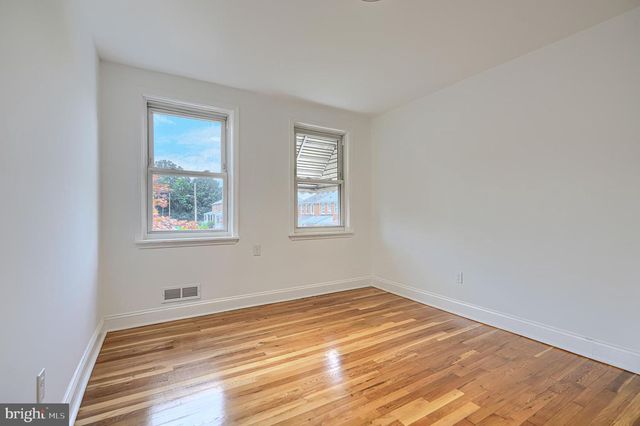 5 CARDINAL RD, Baltimore, MD 21221
