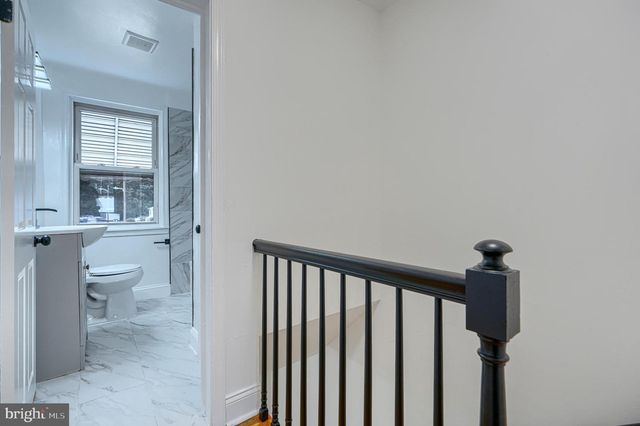 5 CARDINAL RD, Baltimore, MD 21221