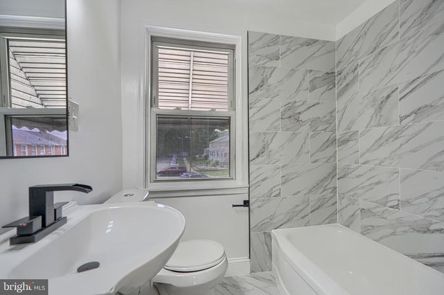5 CARDINAL RD, Baltimore, MD 21221