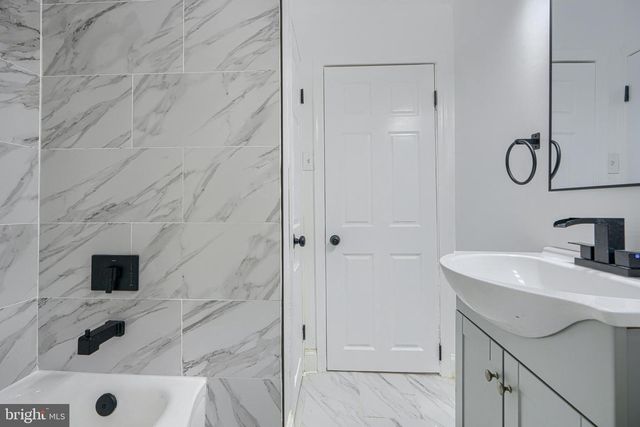 5 CARDINAL RD, Baltimore, MD 21221