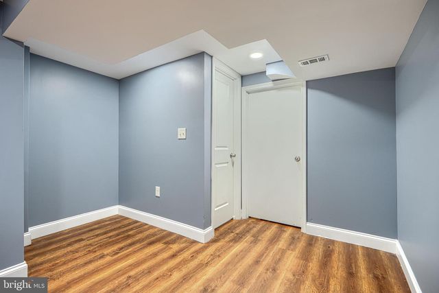 5 CARDINAL RD, Baltimore, MD 21221